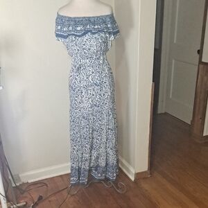 Elegant Blue and White Off-Shoulder Dress🏖